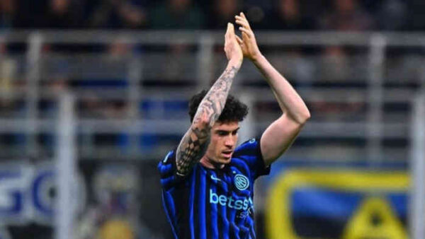 Bastoni Disorot Usai Gagal ke Piala Dunia, Dirumorkan ke Barcelona Tapi Diminta Bertahan