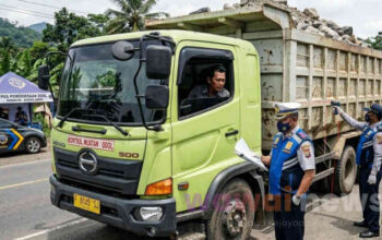 Truk Rakus Bikin Jalan Sukabumi Remuk! Dishub Jabar Siap Sikat Angkutan ODOL di Cikembar-Jampang Tengah