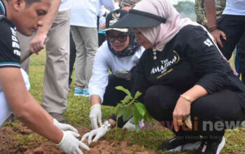 Bupati Ela Turun Tangan Pimpin Gerakan ASRI, Warga Serbu Aksi Bersih Massal