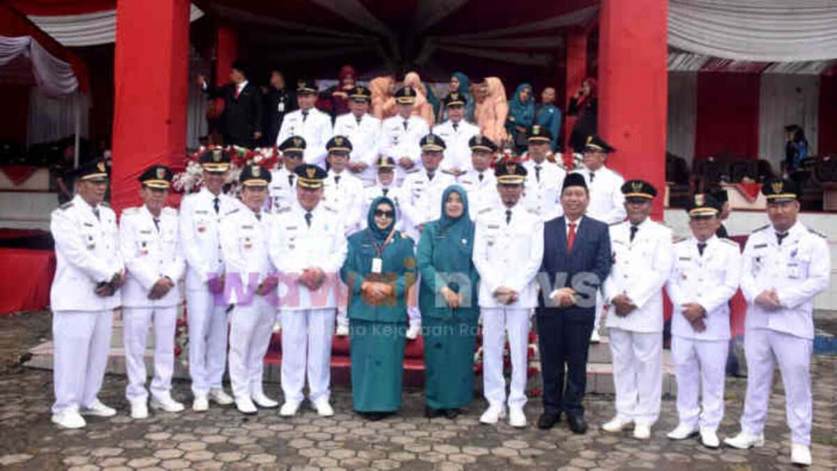 HEBOH! Camat di Tanggamus Pakai Topi Berlogo Daerah Saat Upacara HUT, Garuda ‘Hilang’ dari Atribut Pejabat?