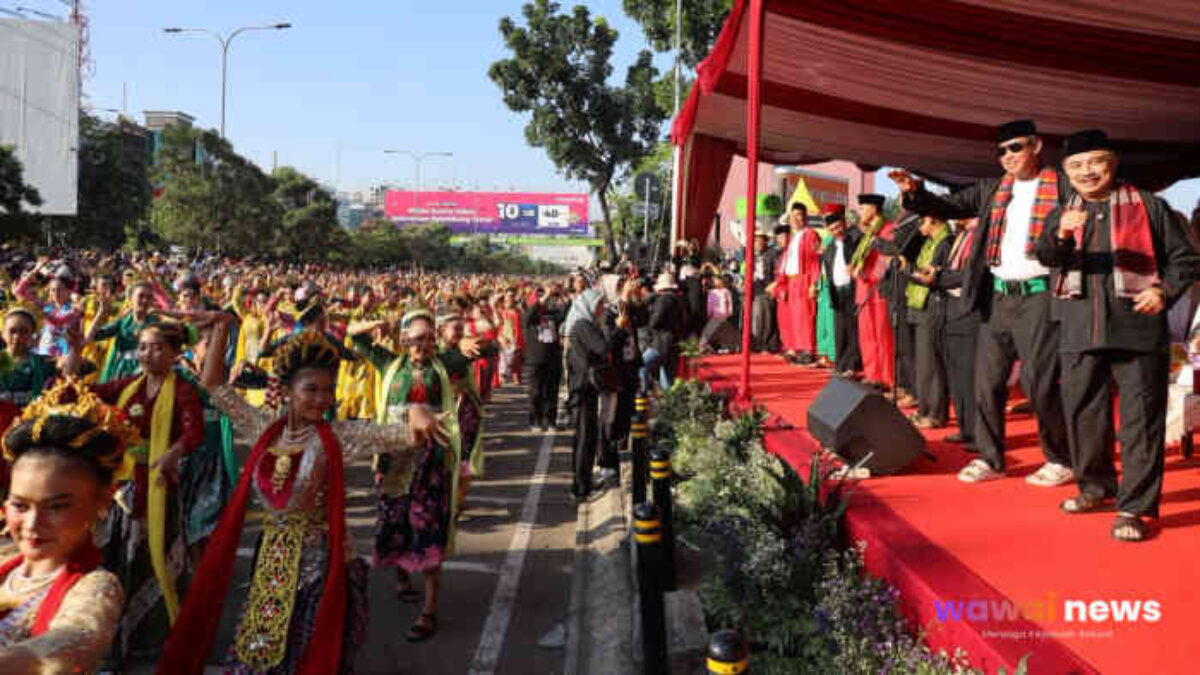 “Hari Tari Sedunia ‘Mengguncang’ Bekasi: Ribuan Penari Kuasai CFD, Ronggeng Nyentrik Jadi Bintang”