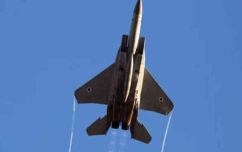 Jet Tempur AS Berjatuhan di Iran: F-15 Diklaim Ditembak, Pilot Hilang, Trump Santai Bilang “Ini Perang”