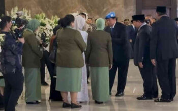 Prabowo Sambut Jenazah 3 Prajurit TNI Gugur di Lebanon: Pulang Disambut Hormat Negara