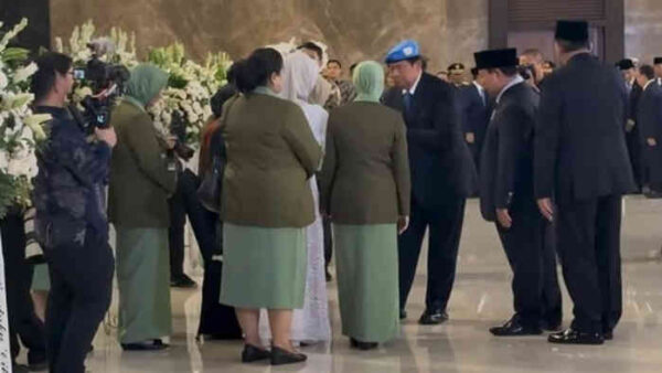 Prabowo Sambut Jenazah 3 Prajurit TNI Gugur di Lebanon: Pulang Disambut Hormat Negara