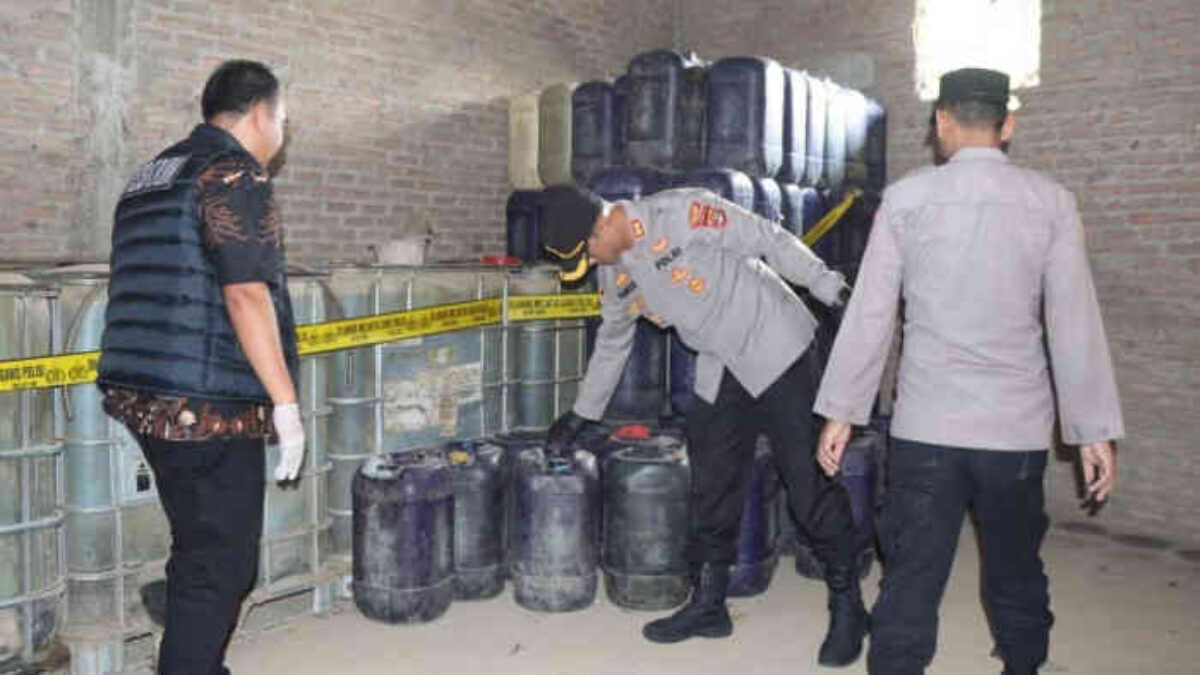 Gudang BBM Oplosan Pringsewu Digerebek: Bisnis ‘Campur-Campur’ Solar-Pertalite Raup Rp2,5 Miliar”