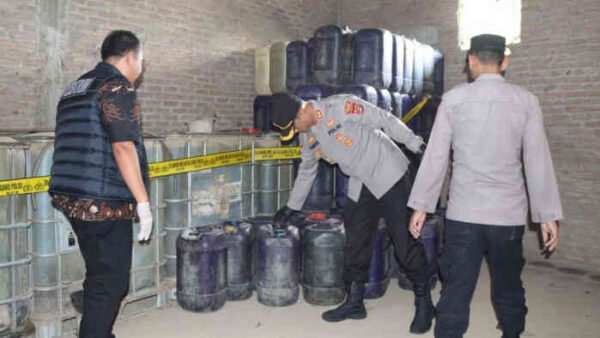 Gudang BBM Oplosan Pringsewu Digerebek: Bisnis ‘Campur-Campur’ Solar-Pertalite Raup Rp2,5 Miliar”