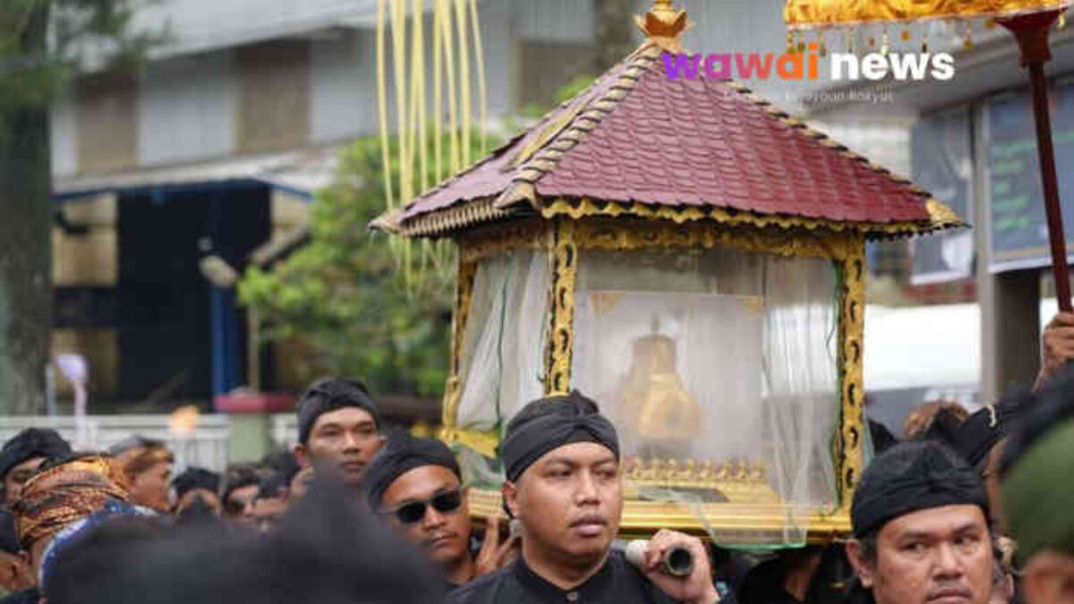 Dari Keraton ke Jalanan: Dedi Sulap Sejarah Sunda Jadi Karnaval Keliling Jawa Barat