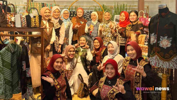 Asri Tapis Bersinar di Persit Bisa 2, Warisan Benang Emas Lampung Curi Perhatian Nasional