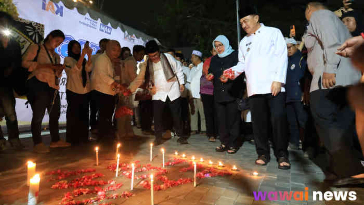 Wawali Bekasi Abdul Harris Bobihoe Pimpin Doa Bersama Korban Kecelakaan KA di Stasiun Bekasi Timur