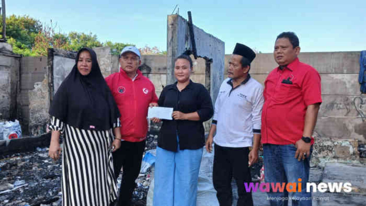 Saat Rumah Warga Hangus Terbakar, PDIP Medan Satria Pilih Turun ke Lapangan: Bang Roy Sindir Politikus “Datang Saat Pemilu Saja”