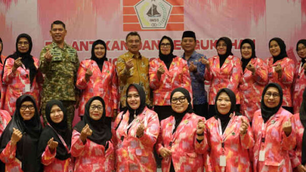 Pengukuhan IWSS, Bobihoe: Harus Berkontribusi Pembangunan Kota Bekasi