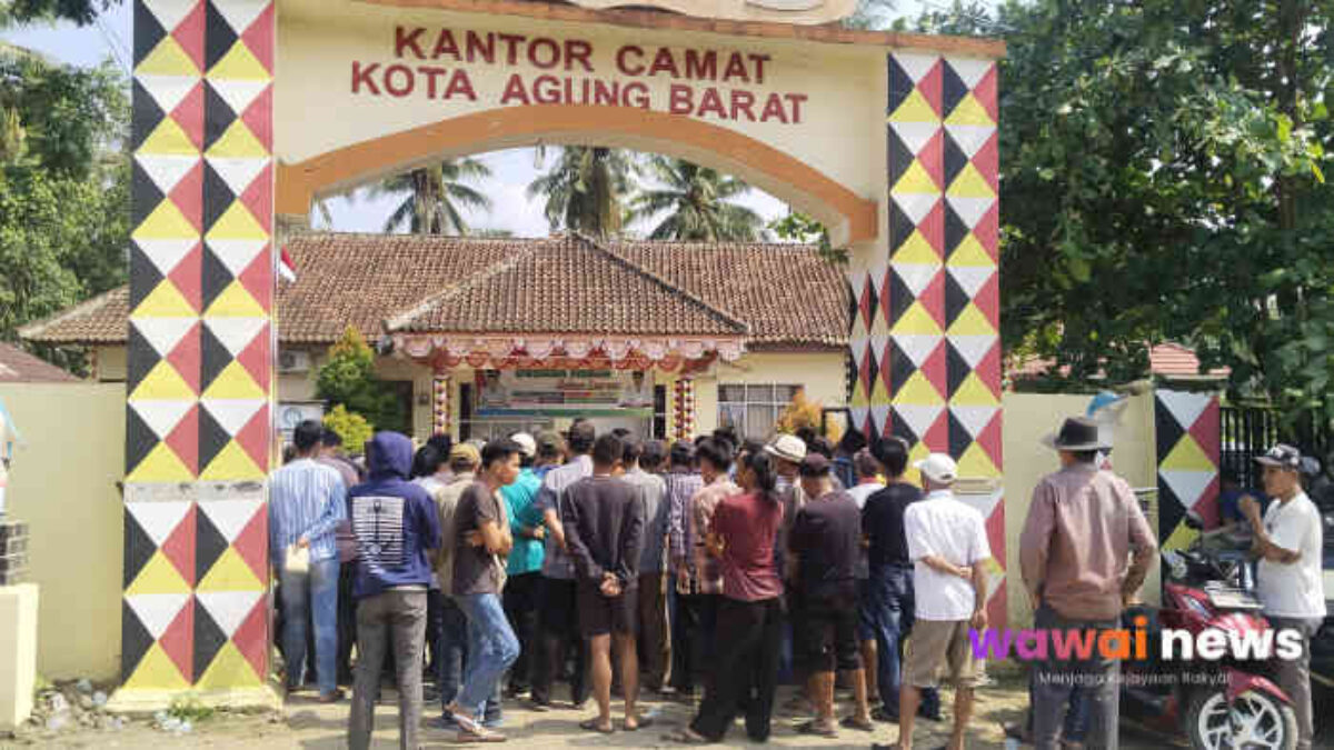 Tuntut Pembangunan Gedung KDMP Kandang Besi Dihentikan, Warga Negara Batin Geruduk Kantor Kecamatan