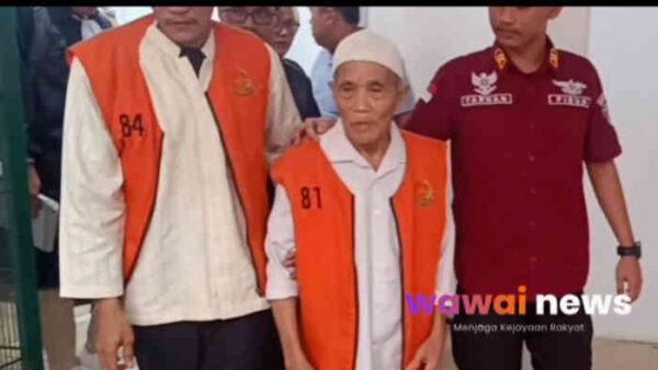 Kakek 72 Tahun Tertatih di Kursi Pesakitan, Sidang Getah Karet Mujiran Guncang Nurani Publik