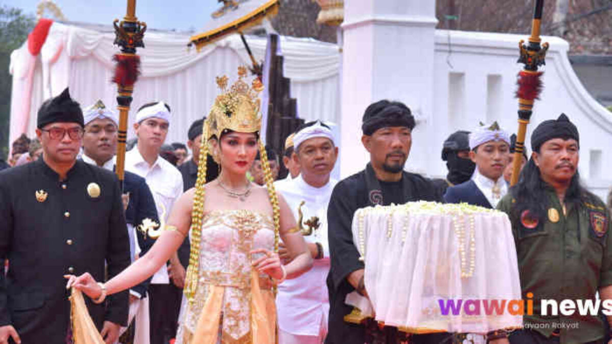 Mahkota Binokasih Pulang ke Sumedang, Dedi Mulyadi Sentil Kota Kumuh di Tengah Demam Wisata Budaya