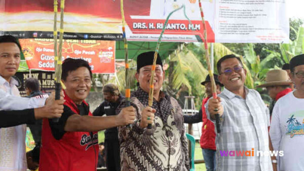 Cambuk Demi Hujan, Bukan Demi Konten! Tradisi Tiban “Badak Lampung” Menggila di Lampung Timur