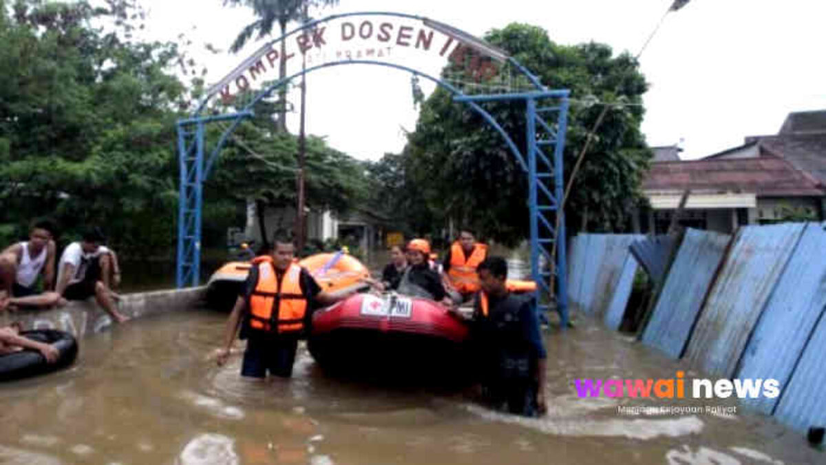 “Hujan 15 Menit, Rumah Tenggelam”: Derita 30 Tahun Warga Perumahan Dosen IKIP Bekasi yang Hidup Bersama Banjir