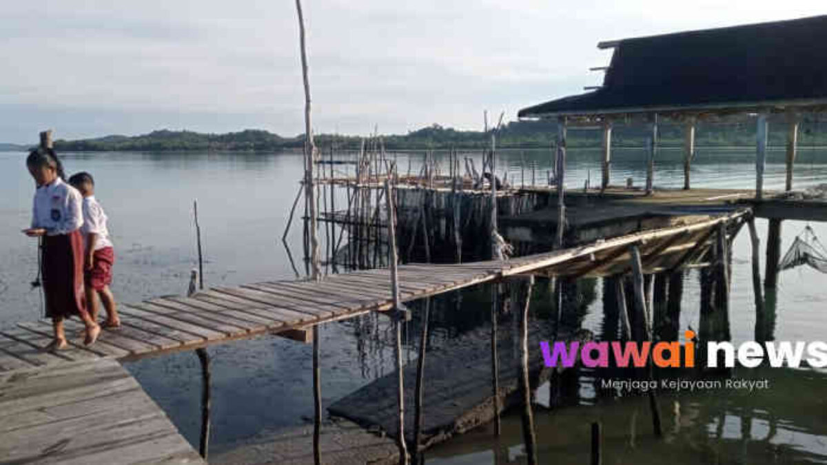 Dermaga Lapuk dan Tiga Bocah yang Terluka, Potret Sunyi Desa Penaah di Ujung Lingga