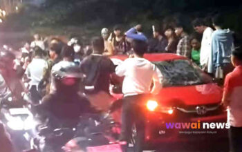 DIGEREBEK Saat Diduga Mau Mesum, Brio Merah Ngacir Bak GTA di Kalimalang! Berakhir Ringsek Diamuk Massa Bekasi