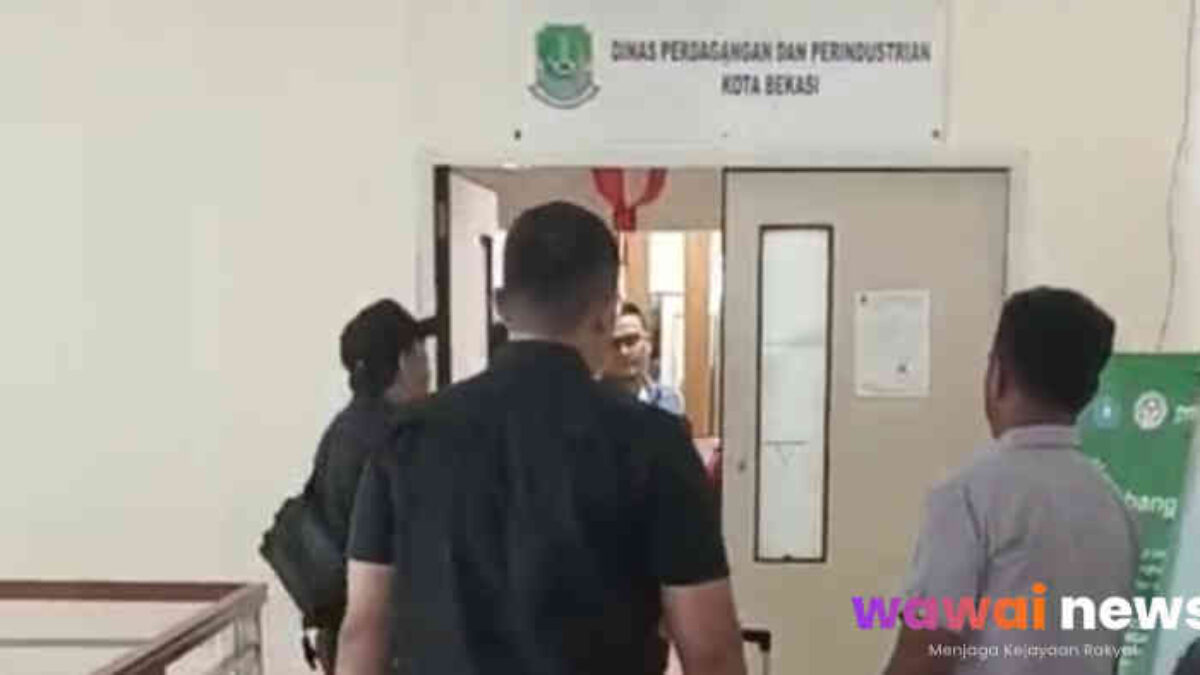 Kejari Geledah Kantor Disdagperin Bekasi Lebih dari 6 Jam, Kasus Dugaan Pungli MCK Pasar Bantargebang Masuki Babak Panas