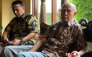 Darah di Kawat Duri Hotel Sultan! Kivlan Zen Terluka Saat Hadang Eksekusi, Bentrok Massa-Petugas Tak Terhindarkan