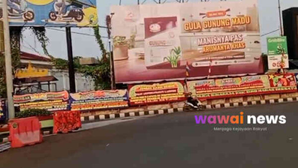 Papan Bunga Serbu Tugu Adipura, Kuasa Hukum Joni Iskandar Sindir: “Masyarakat Sudah Pintar Bedakan Aspirasi dan Settingan”