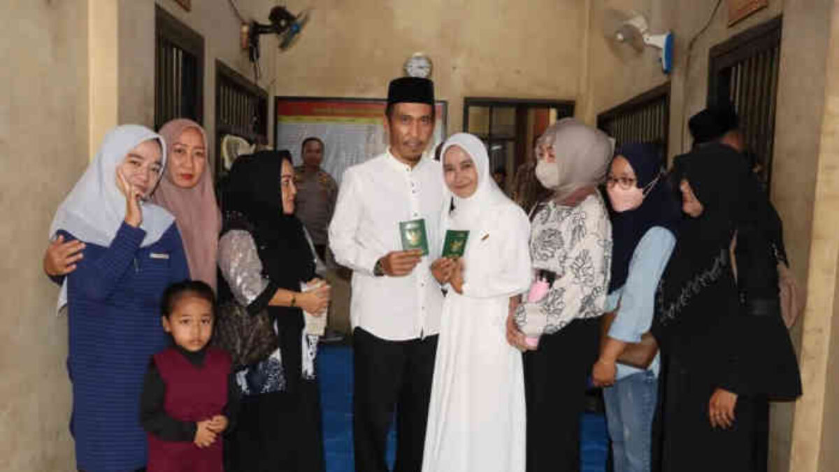 Saat Jeruji Besi Tak Mampu Menghalangi Janji Suci Aris dan Siti