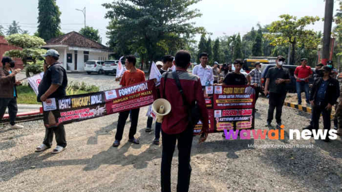 Pinjaman Rp100 Miliar hingga Dugaan Korupsi Jadi Sorotan, Massa Kepung Kantor Bupati Lamteng
