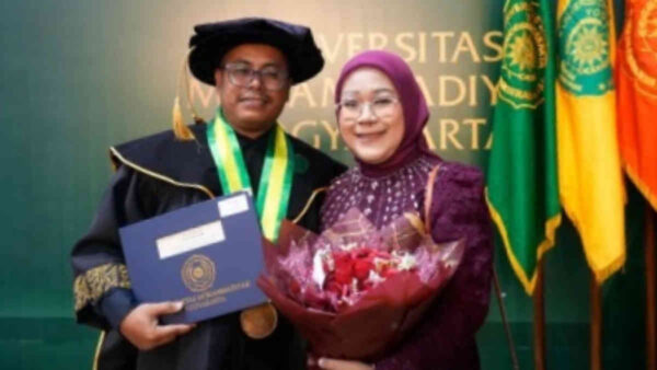 Satpam Jadi Doktor? Kisah Agung Sulistyo Membungkam Anggapan Bahwa Mimpi Hanya Milik Orang Berduit