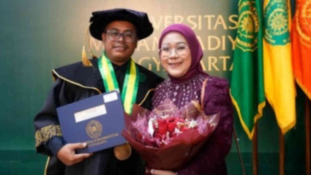 Satpam Jadi Doktor? Kisah Agung Sulistyo Membungkam Anggapan Bahwa Mimpi Hanya Milik Orang Berduit