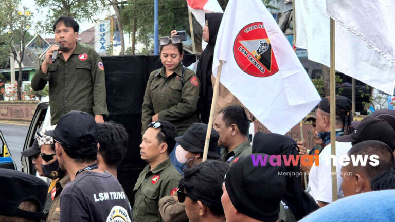 Ratusan Massa TRINUSA Kepung Kejari Lampung Utara, Bawa Pesan Dukungan Sekaligus Tantangan Besar