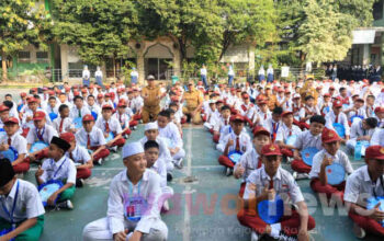 Gebrakan Hari Pertama Sekolah! Tri Adhianto Buka MPLS Ramah di SMPN 12 Bekasi, Titip Pesan: Sekolah Bukan Arena Perundungan