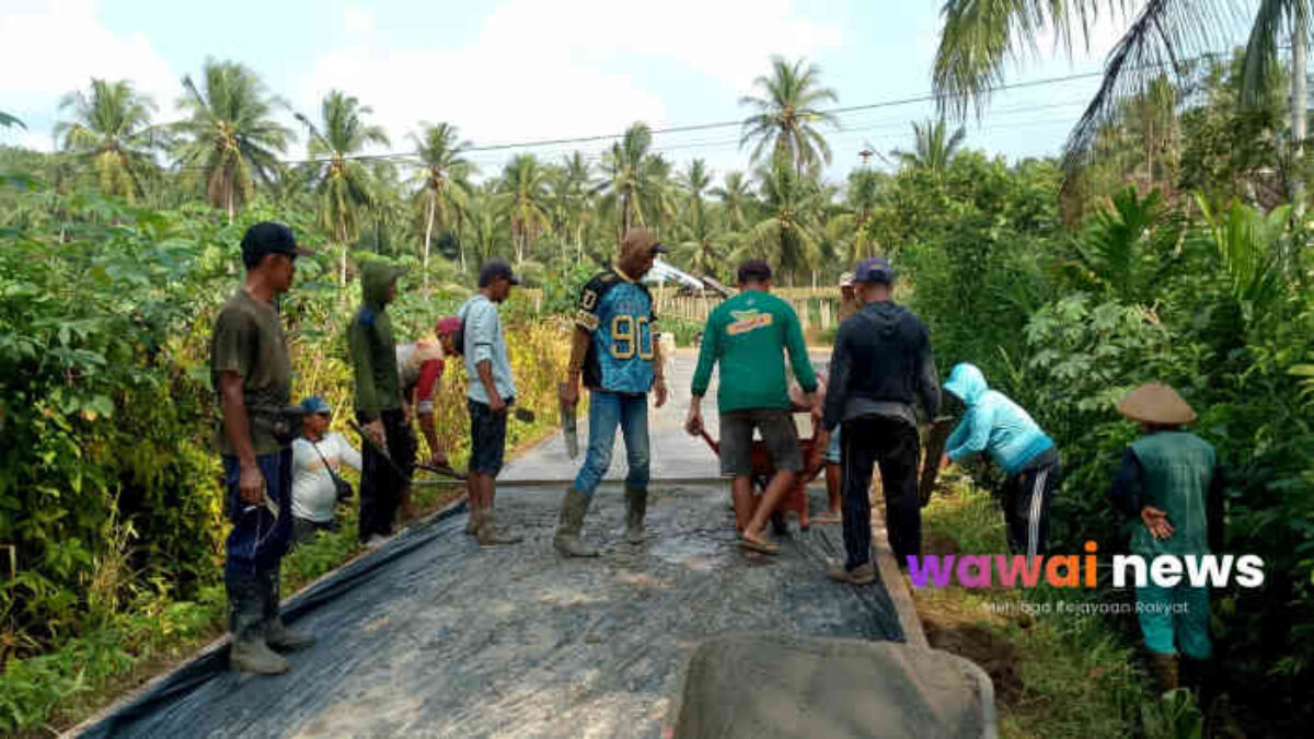 Bosan di PHP! Warga Lampung Timur Cor Jalan Pakai Uang Sendiri, Sindir MBG dan Koperasi Merah Putih