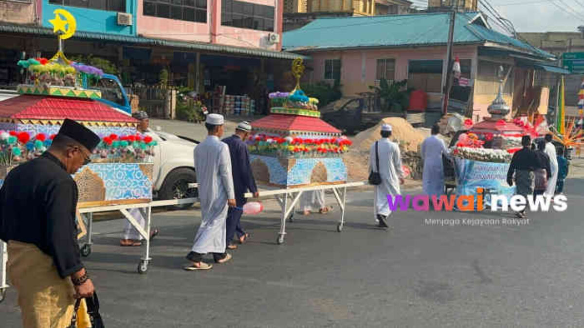 Pawai Seribu Bunga Telur, Cara Orang Serasan Menjaga Tradisi Kampung Halaman di Tanah Rantau