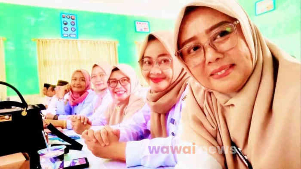 21 TAHUN DI SEKOLAH, BERAKHIR DENGAN AIR MATA