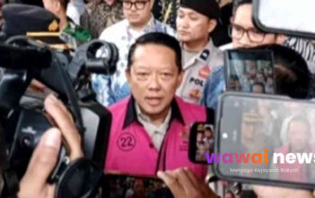 Rompi Pink Dipakai, Febrie Adriansyah Balik Bertanya: “Saya 33 Tahun Bersih, Kok Kini Jadi Tersangka Pemerasan?”