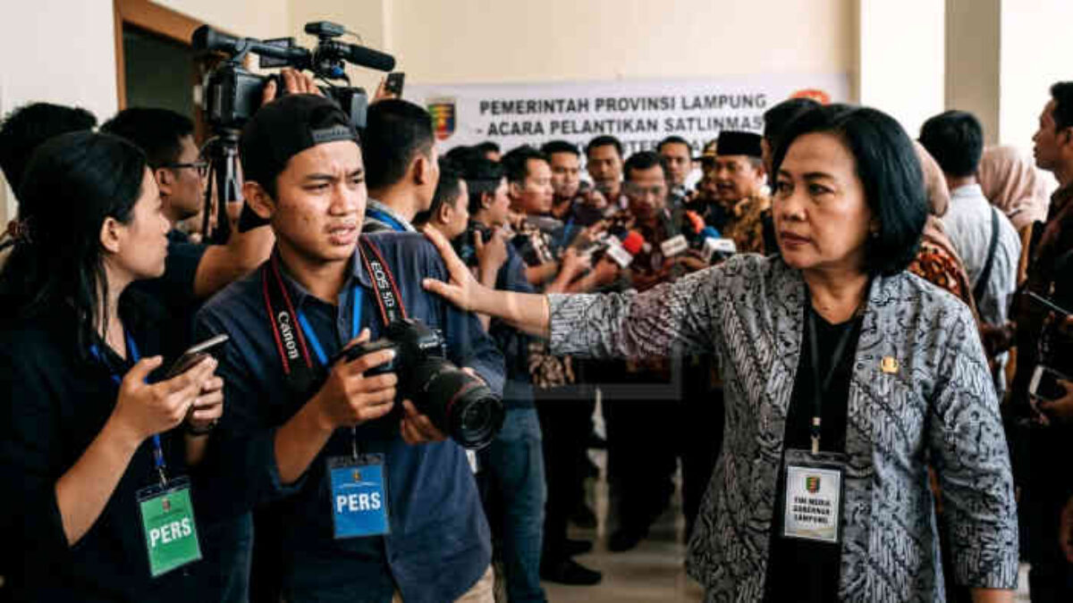 Jurnalis Dipersempit Saat Liputan, Tim Media Gubernur Lampung Disorot