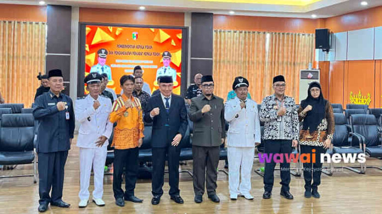 Lantik Dua Pj Kepala Pekon, Bupati Tanggamus Ingatkan Pelayanan Tak Boleh Pilih Kasih