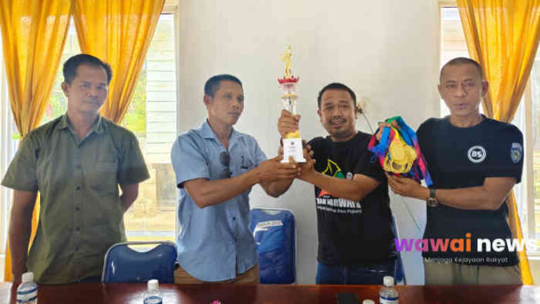 Heboh Merawang Cup III! BS Squad Kembalikan Piala Gubernur Kepri, Istilah “Maling Timba” Menyengat