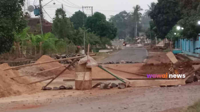 DUH! Proyek Gorong-Gorong di Lampung Timur Jadi Keluhan, Akses Usaha Terganggu, Papan Proyek Dipertanyakan