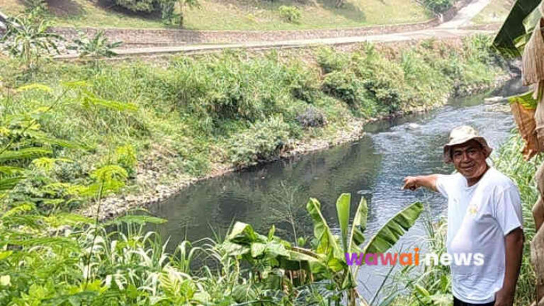 Sungai Cileungsi Kembali Hitam, Ikan Menggelepar! Dugaan Limbah Industri Menguat, Temuan 20 Pipa Belum Jelas Tindak Lanjutnya