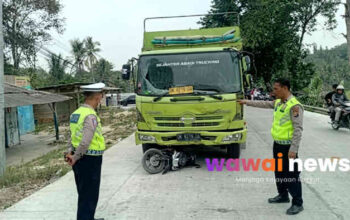 Truk Pasir Diduga Rem Blong di Jalan Menurun Pringsewu, Dua Pelajar SMP Tewas